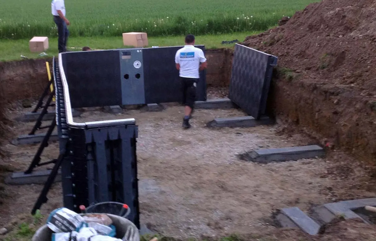 Poolbau Zwickau Montage